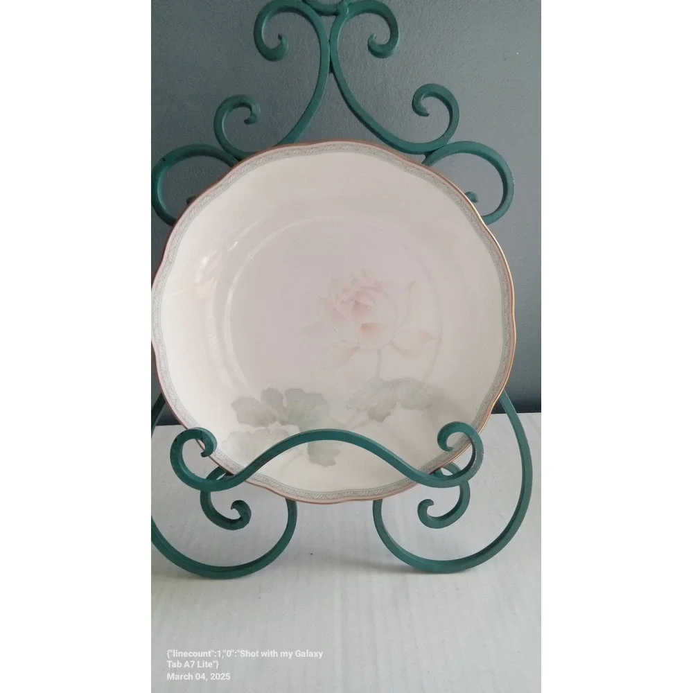 Floral Decorative Plate Scalloped‎ Edge Gold Trim Centerpiece Display